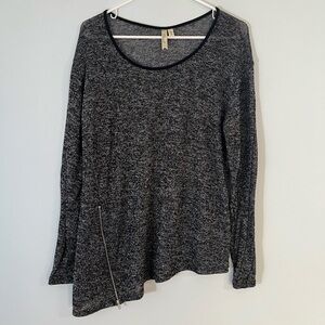 Chenault Blouse. Metallic Sheer Body. Asymmetrical Hem w/ Side Zipper. Size XL.